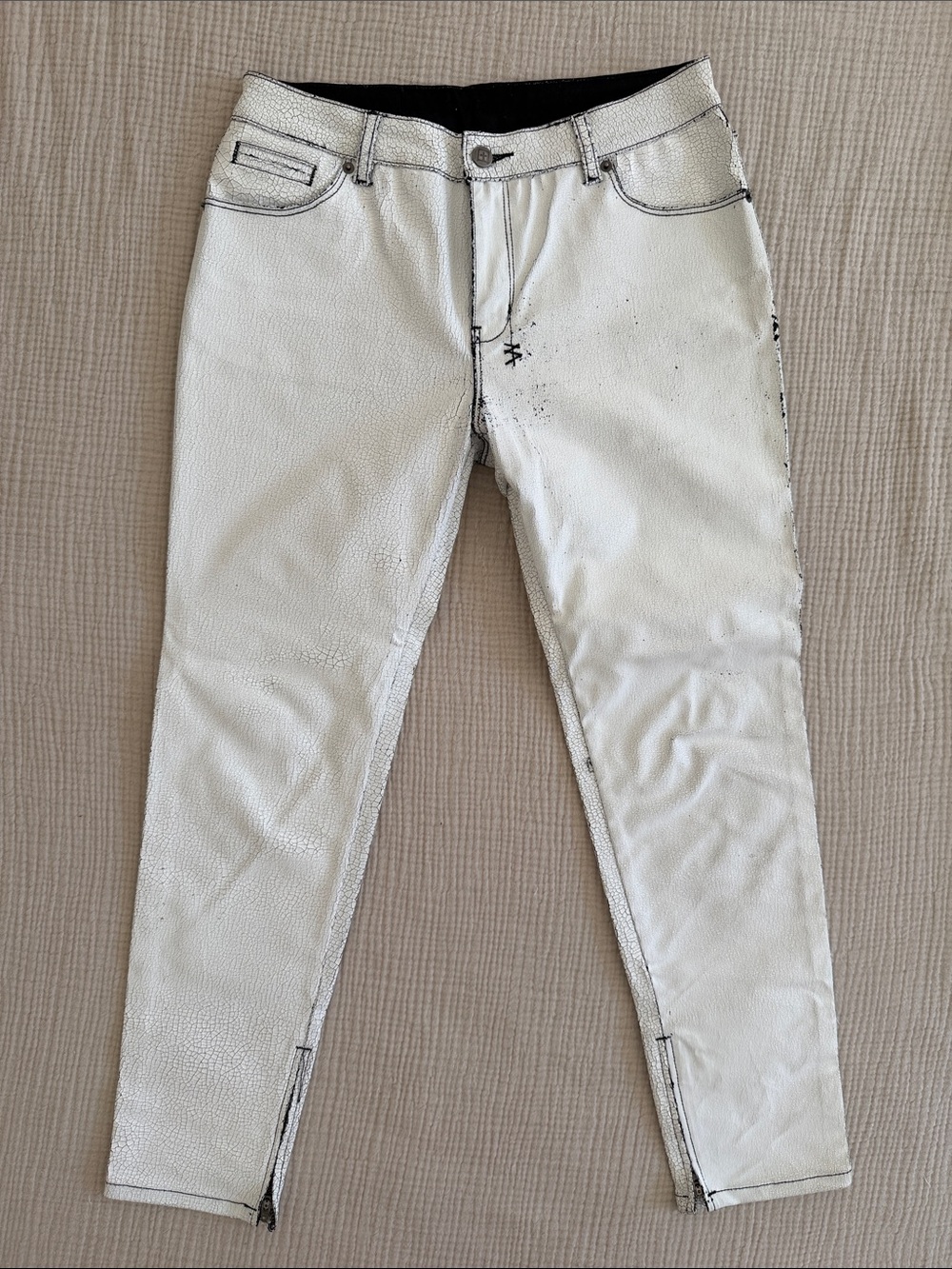 SUPER RARE!!! Ksubi White Skinny Jeans with Subtle Black Stitching - like new!!!